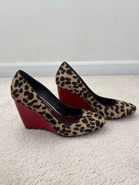 Y2K BEVERLY FELDMAN LEOPARD CHEETAH PRINT RED PUMP WEDGE HEELS 7.5